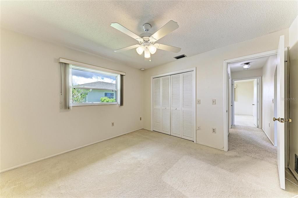 For Sale: $375,000 (3 beds, 2 baths, 1838 Square Feet)