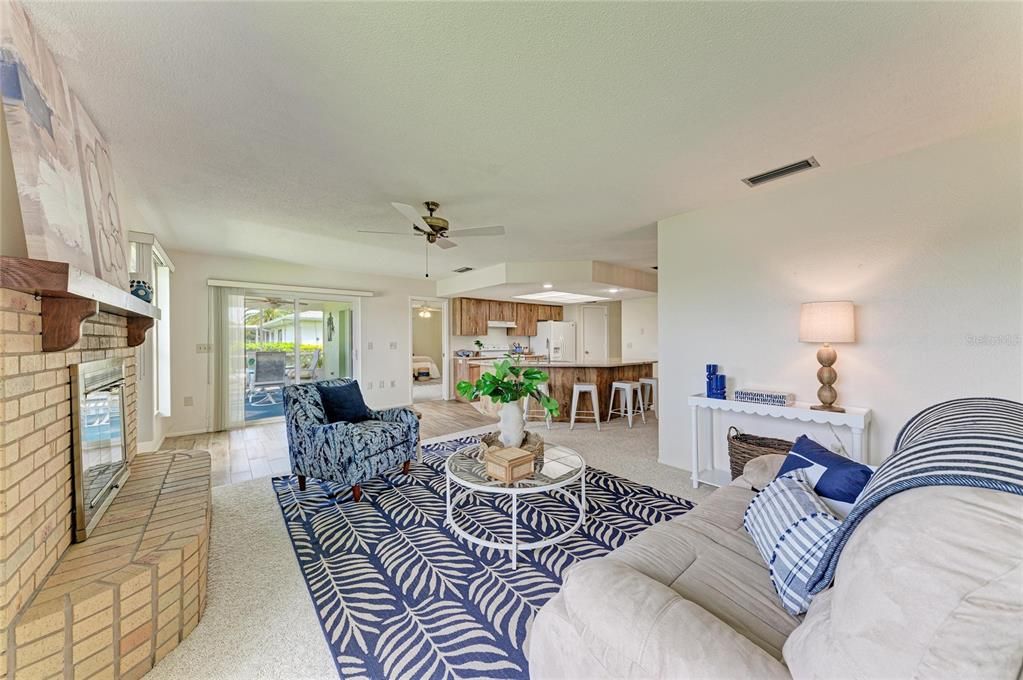 For Sale: $375,000 (3 beds, 2 baths, 1838 Square Feet)