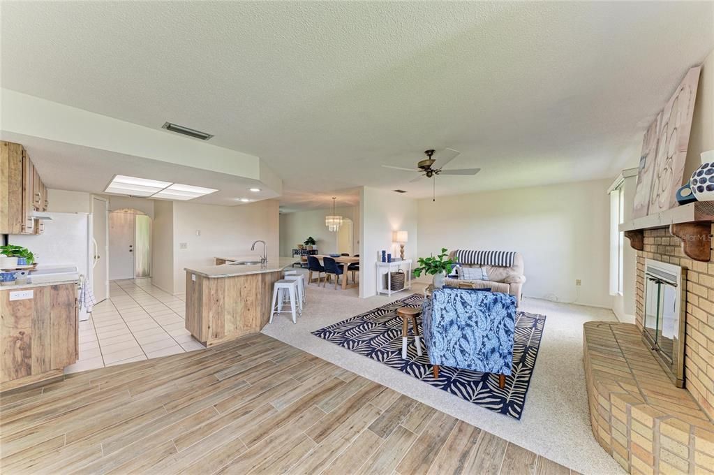 For Sale: $375,000 (3 beds, 2 baths, 1838 Square Feet)