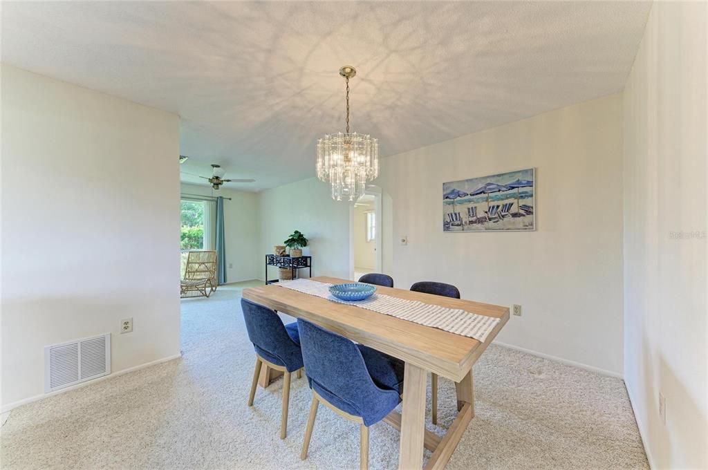 For Sale: $375,000 (3 beds, 2 baths, 1838 Square Feet)