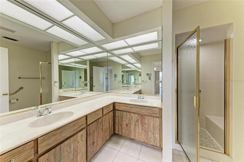 For Sale: $375,000 (3 beds, 2 baths, 1838 Square Feet)