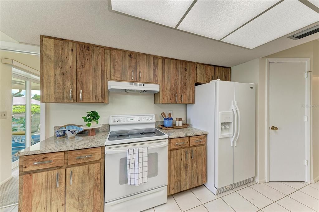 For Sale: $375,000 (3 beds, 2 baths, 1838 Square Feet)