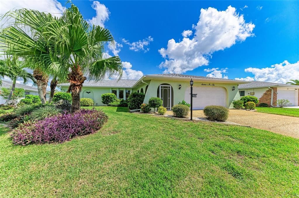 For Sale: $375,000 (3 beds, 2 baths, 1838 Square Feet)