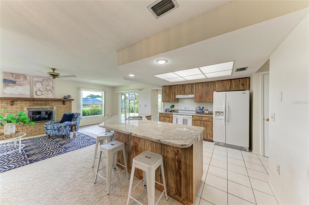 For Sale: $375,000 (3 beds, 2 baths, 1838 Square Feet)