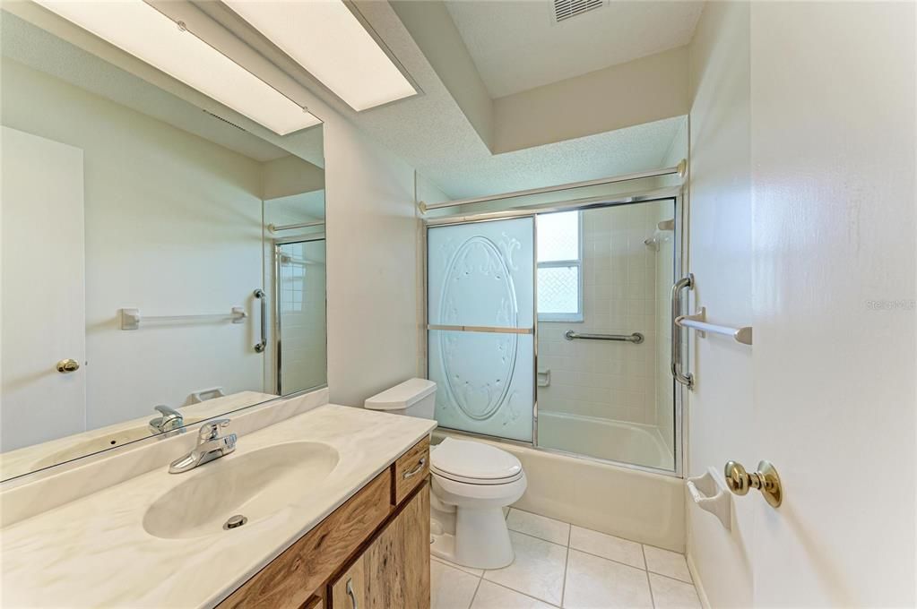 For Sale: $375,000 (3 beds, 2 baths, 1838 Square Feet)
