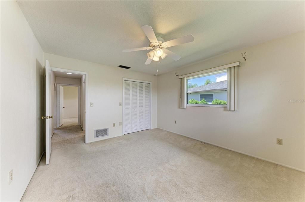 For Sale: $375,000 (3 beds, 2 baths, 1838 Square Feet)