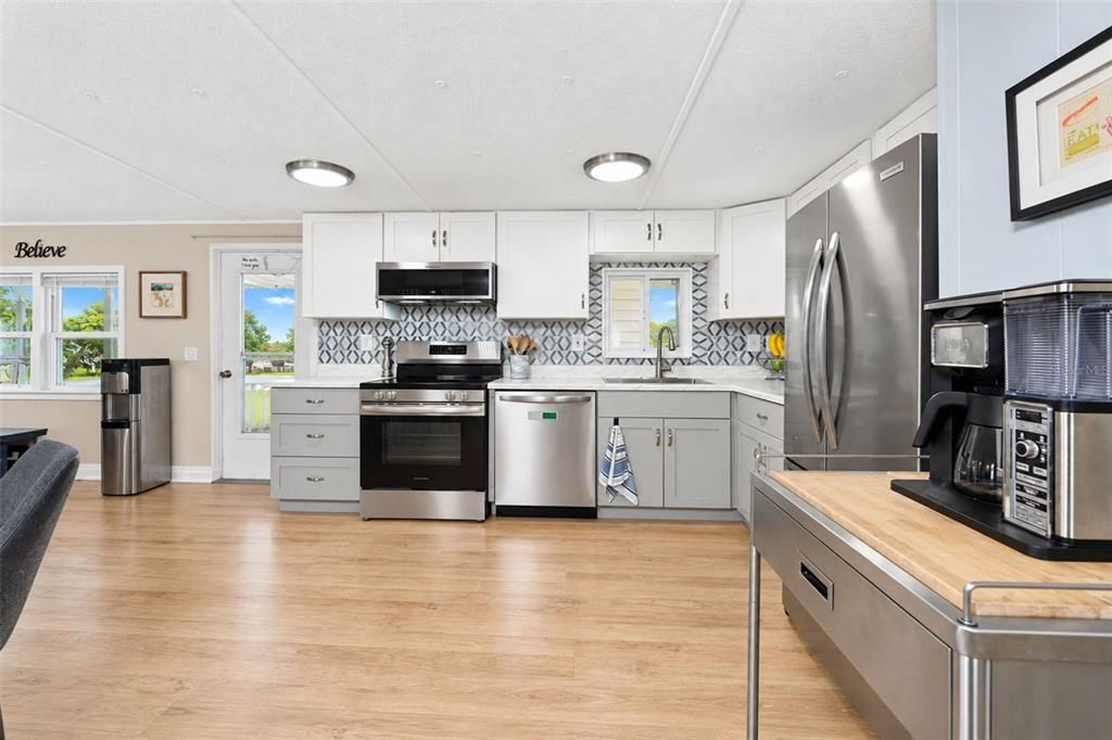 Activo con contrato: $134,900 (2 camas, 2 baños, 1042 Pies cuadrados)
