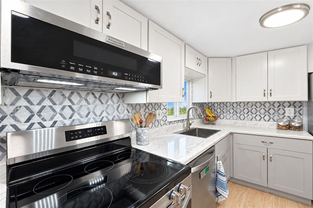 Activo con contrato: $134,900 (2 camas, 2 baños, 1042 Pies cuadrados)