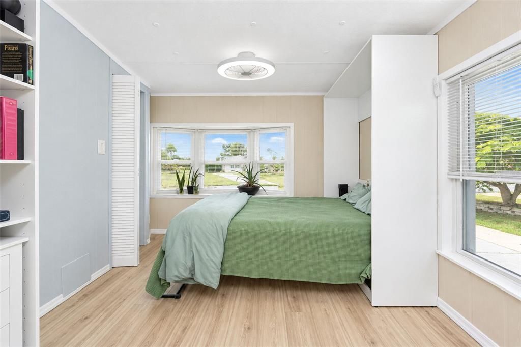 Activo con contrato: $134,900 (2 camas, 2 baños, 1042 Pies cuadrados)
