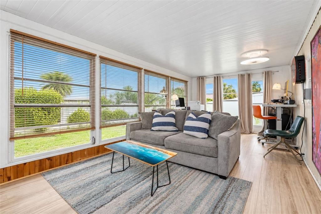Activo con contrato: $134,900 (2 camas, 2 baños, 1042 Pies cuadrados)