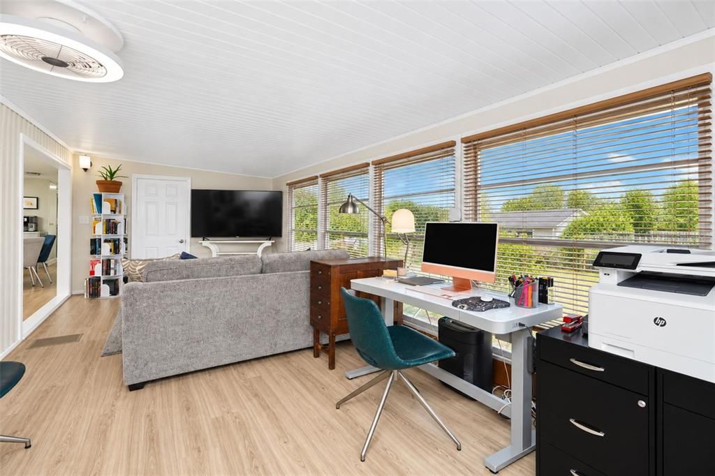 Activo con contrato: $134,900 (2 camas, 2 baños, 1042 Pies cuadrados)
