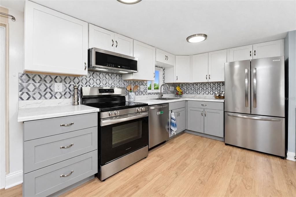 Activo con contrato: $134,900 (2 camas, 2 baños, 1042 Pies cuadrados)