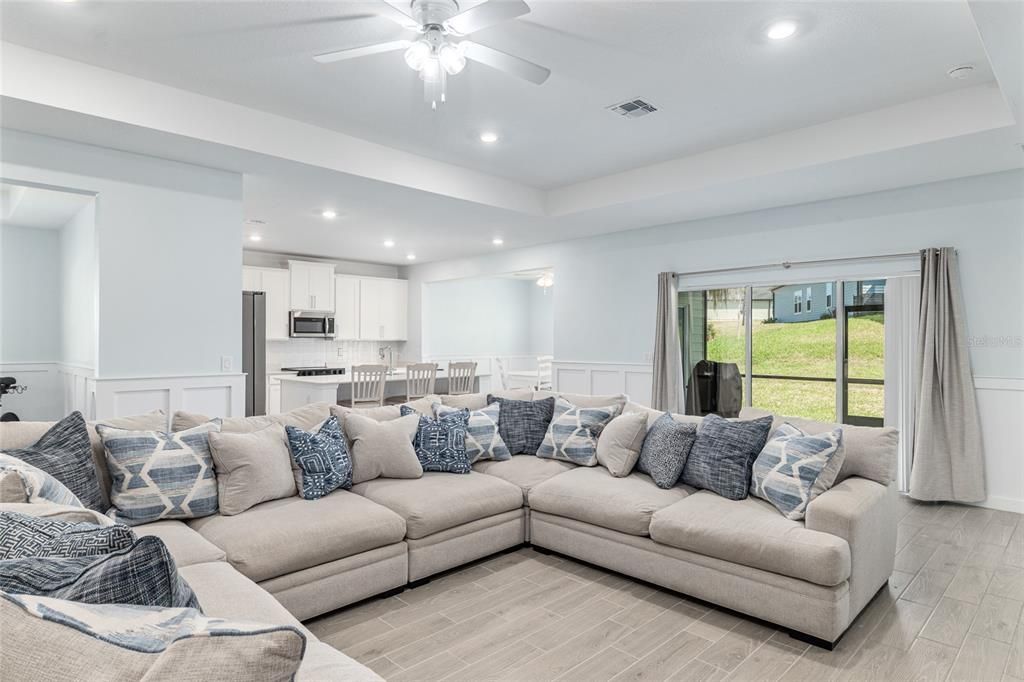 Active With Contract: $370,000 (4 beds, 3 baths, 2693 Square Feet)