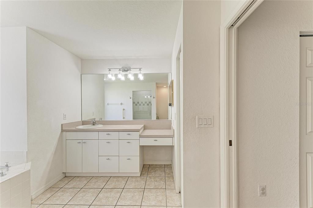 На продажу: $485,000 (3 спален, 2 ванн, 1813 Квадратных фут)