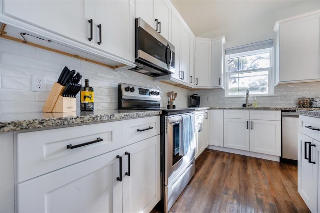 For Sale: $725,000 (4 beds, 2 baths, 1910 Square Feet)