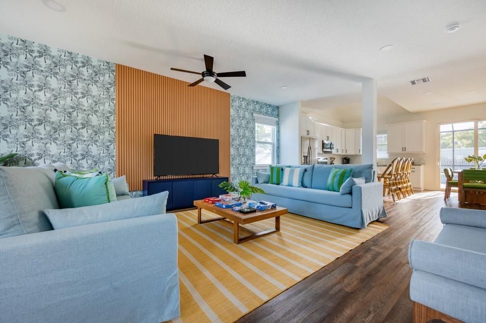 For Sale: $725,000 (4 beds, 2 baths, 1910 Square Feet)