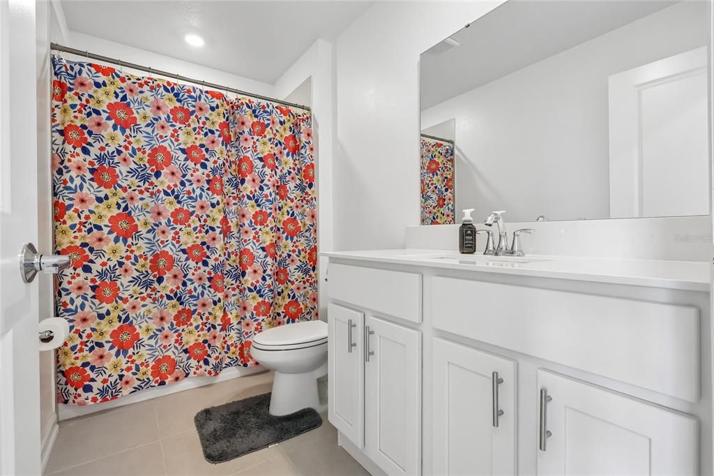 En Venta: $375,000 (4 camas, 2 baños, 1879 Pies cuadrados)