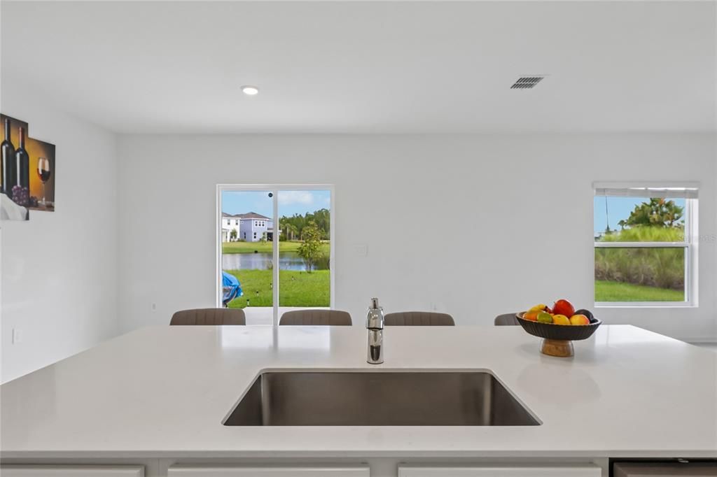 En Venta: $375,000 (4 camas, 2 baños, 1879 Pies cuadrados)