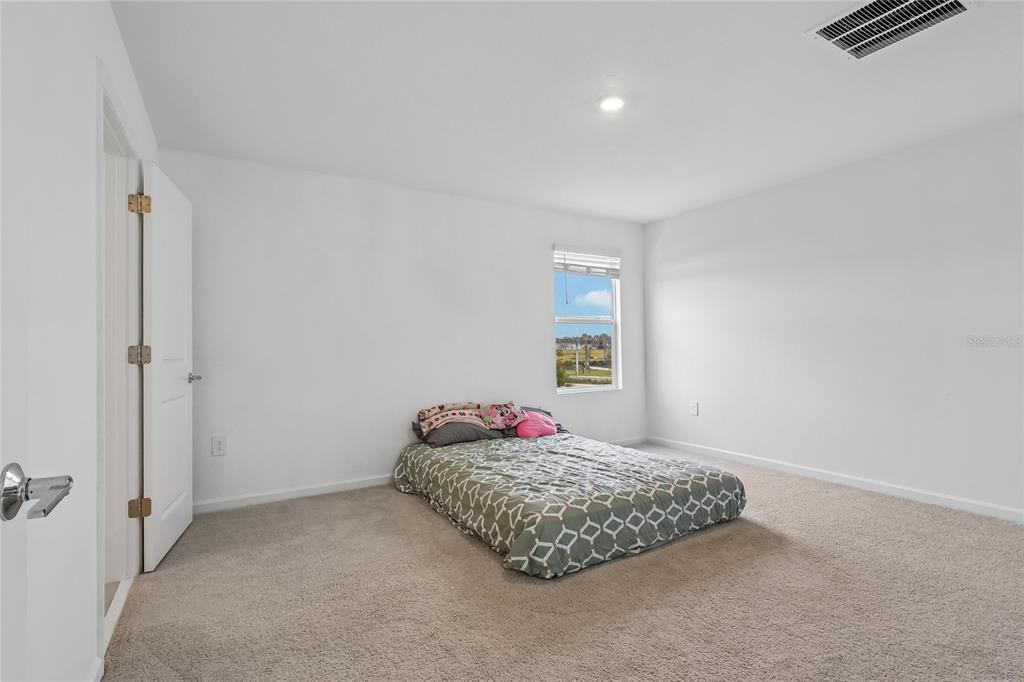 En Venta: $375,000 (4 camas, 2 baños, 1879 Pies cuadrados)