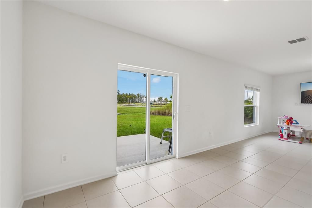 En Venta: $375,000 (4 camas, 2 baños, 1879 Pies cuadrados)