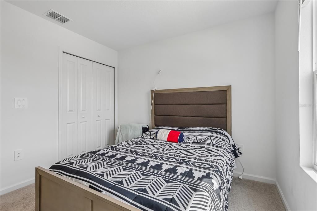 En Venta: $375,000 (4 camas, 2 baños, 1879 Pies cuadrados)