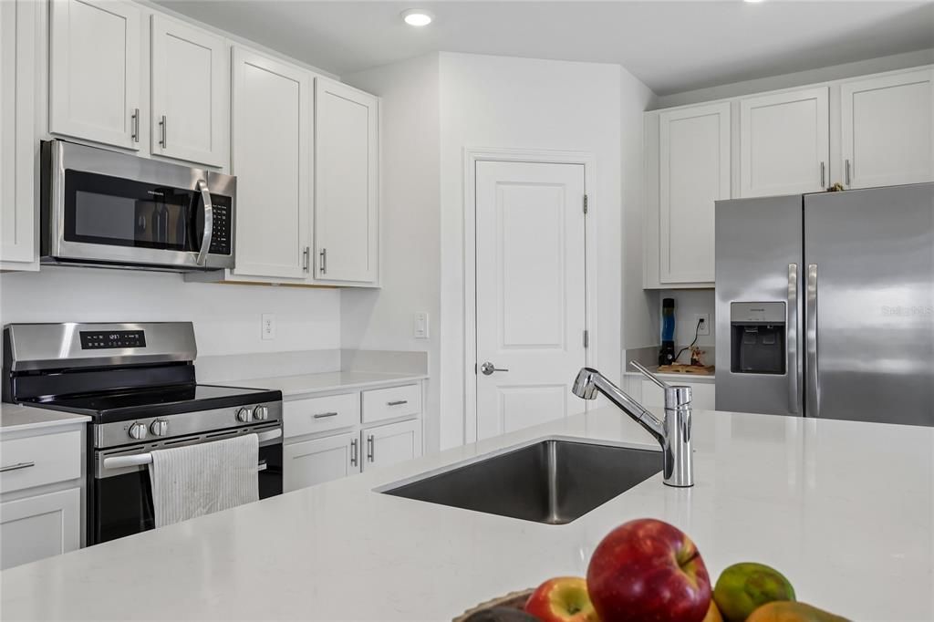 En Venta: $375,000 (4 camas, 2 baños, 1879 Pies cuadrados)