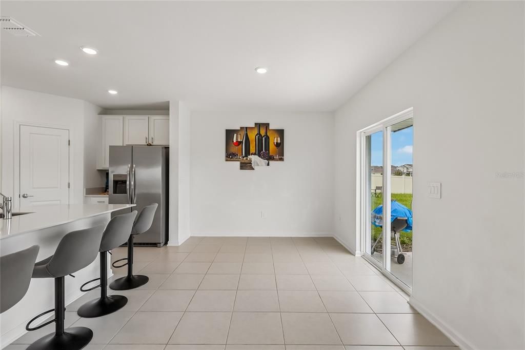 En Venta: $375,000 (4 camas, 2 baños, 1879 Pies cuadrados)