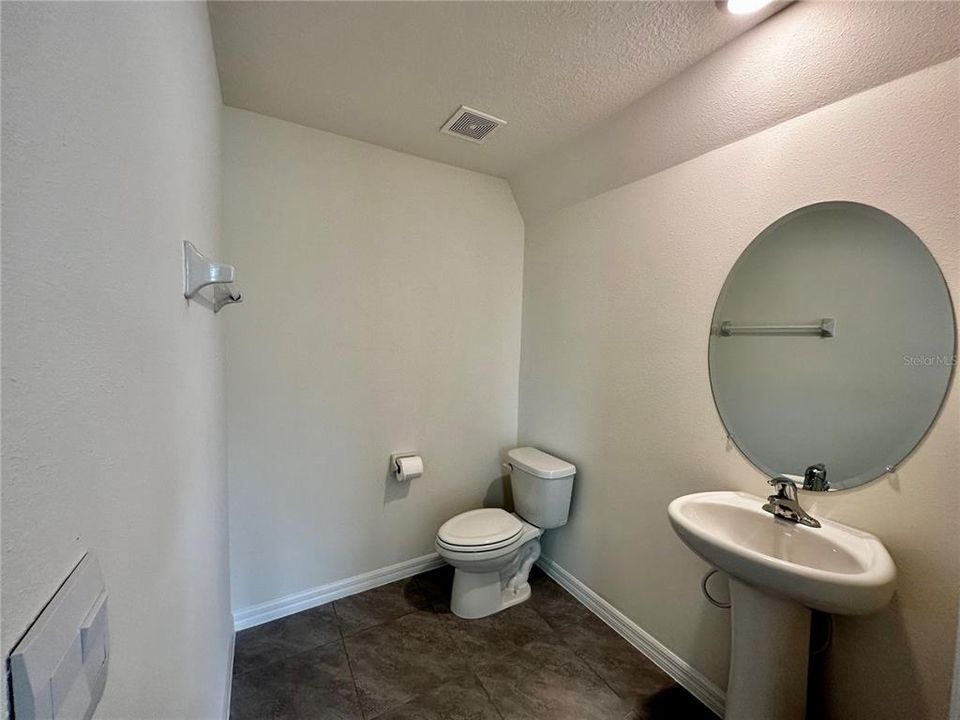 For Rent: $2,350 (4 beds, 2 baths, 2238 Square Feet)