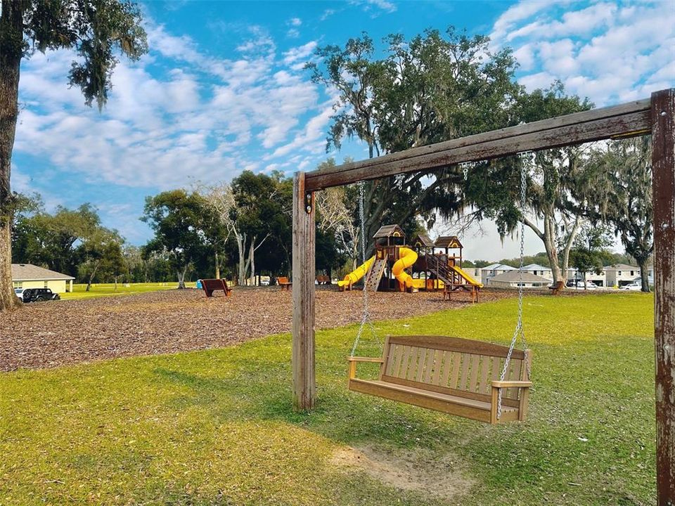 For Rent: $2,350 (4 beds, 2 baths, 2238 Square Feet)