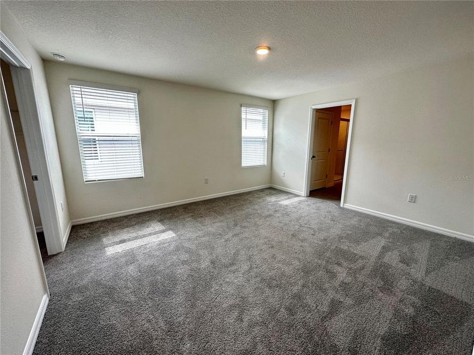 For Rent: $2,350 (4 beds, 2 baths, 2238 Square Feet)