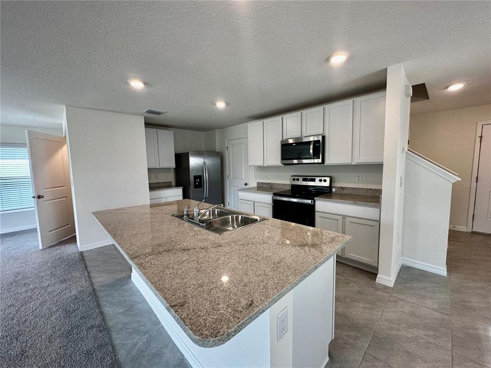 For Rent: $2,350 (4 beds, 2 baths, 2238 Square Feet)