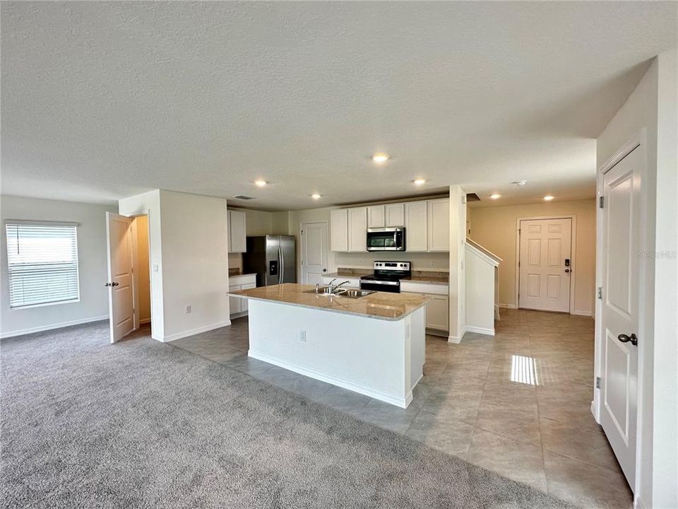 For Rent: $2,350 (4 beds, 2 baths, 2238 Square Feet)