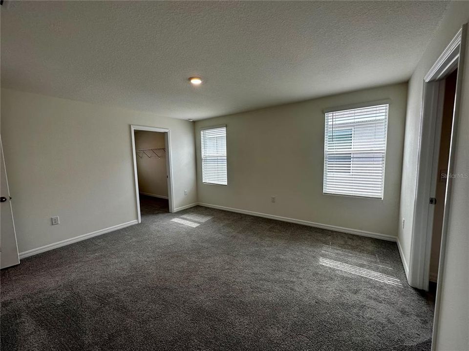 For Rent: $2,350 (4 beds, 2 baths, 2238 Square Feet)