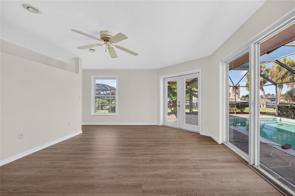 For Sale: $850,000 (3 beds, 2 baths, 2980 Square Feet)