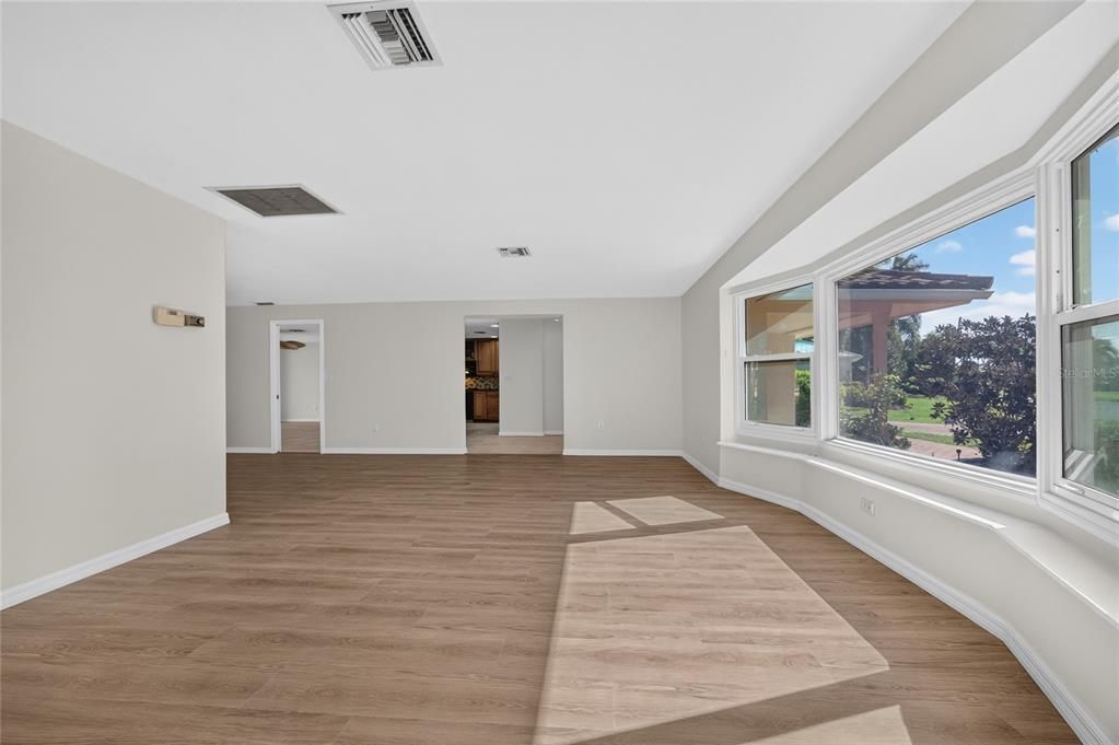 For Sale: $850,000 (3 beds, 2 baths, 2980 Square Feet)