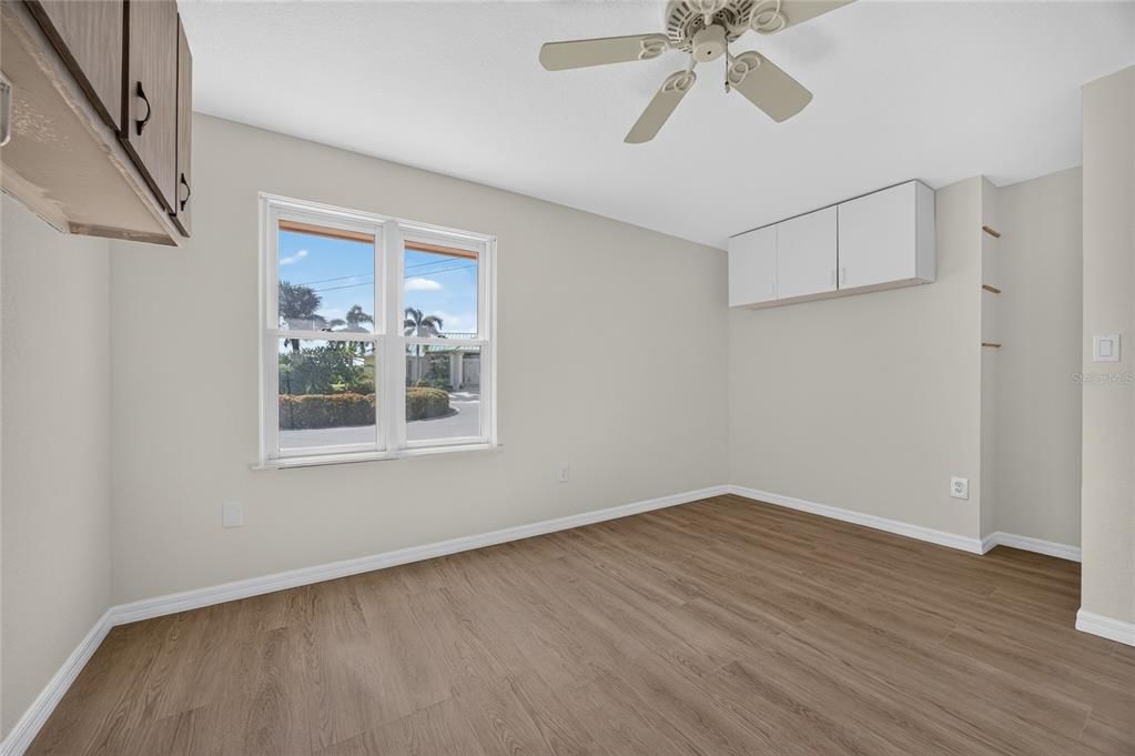 For Sale: $850,000 (3 beds, 2 baths, 2980 Square Feet)