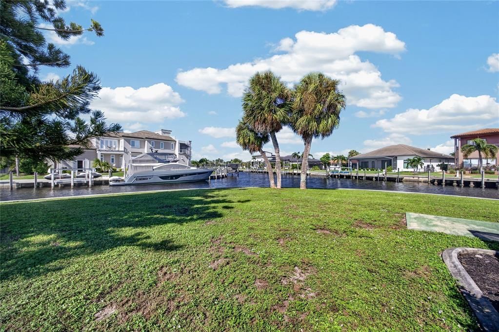 For Sale: $850,000 (3 beds, 2 baths, 2980 Square Feet)
