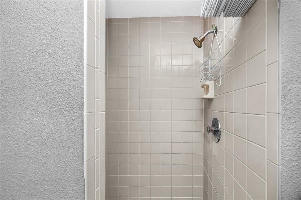 В аренду: $1,700 (2 спален, 2 ванн, 915 Квадратных фут)