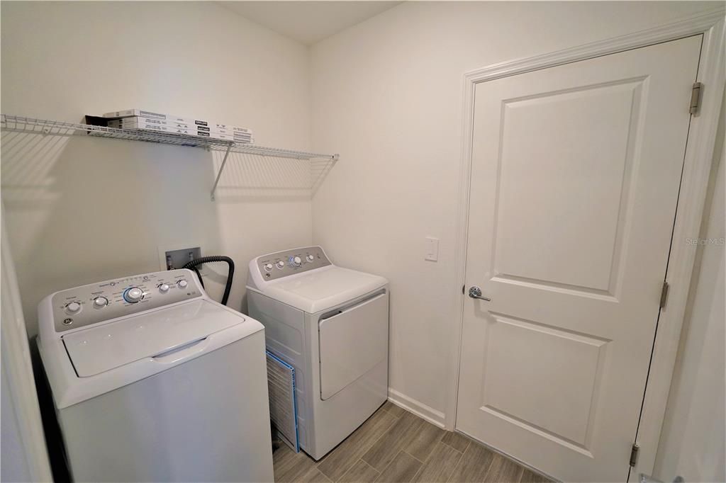 В аренду: $3,300 (5 спален, 2 ванн, 2355 Квадратных фут)