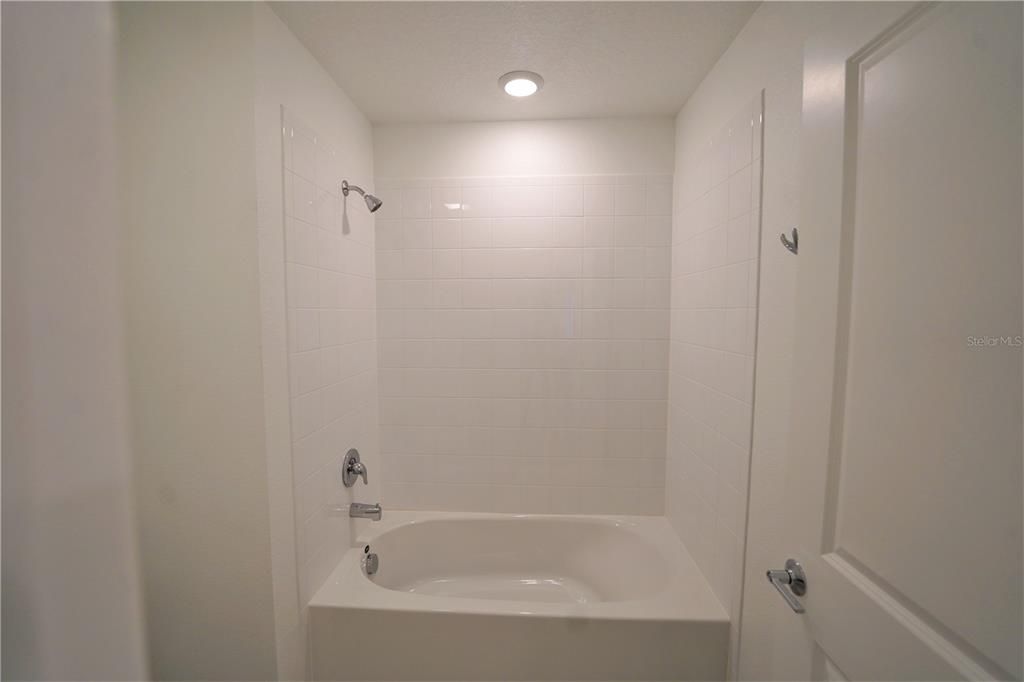 В аренду: $3,300 (5 спален, 2 ванн, 2355 Квадратных фут)