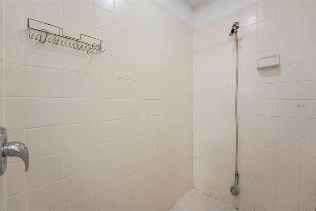 En Venta: $350,000 (3 camas, 2 baños, 1932 Pies cuadrados)