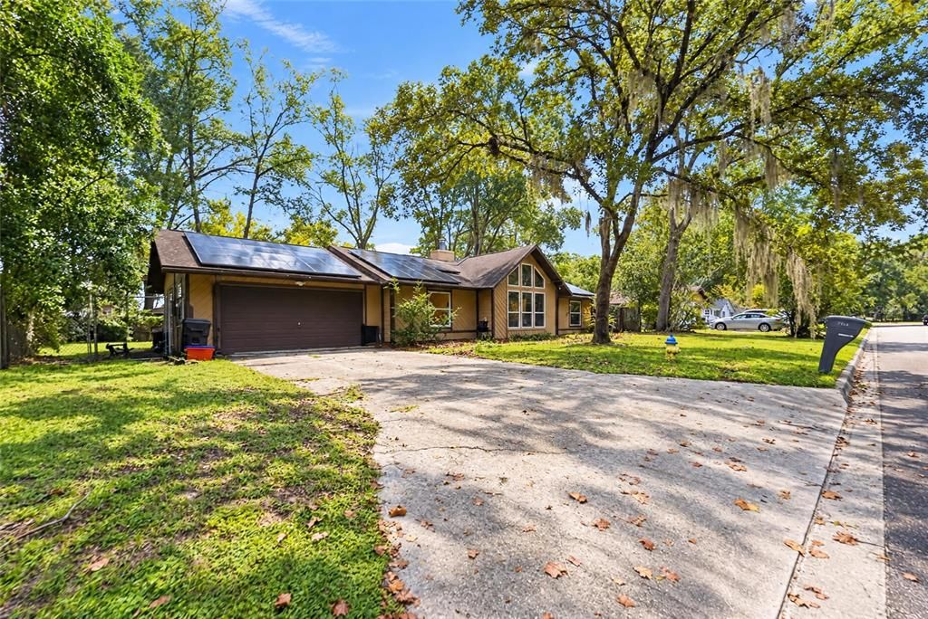 For Sale: $309,000 (3 beds, 2 baths, 1442 Square Feet)