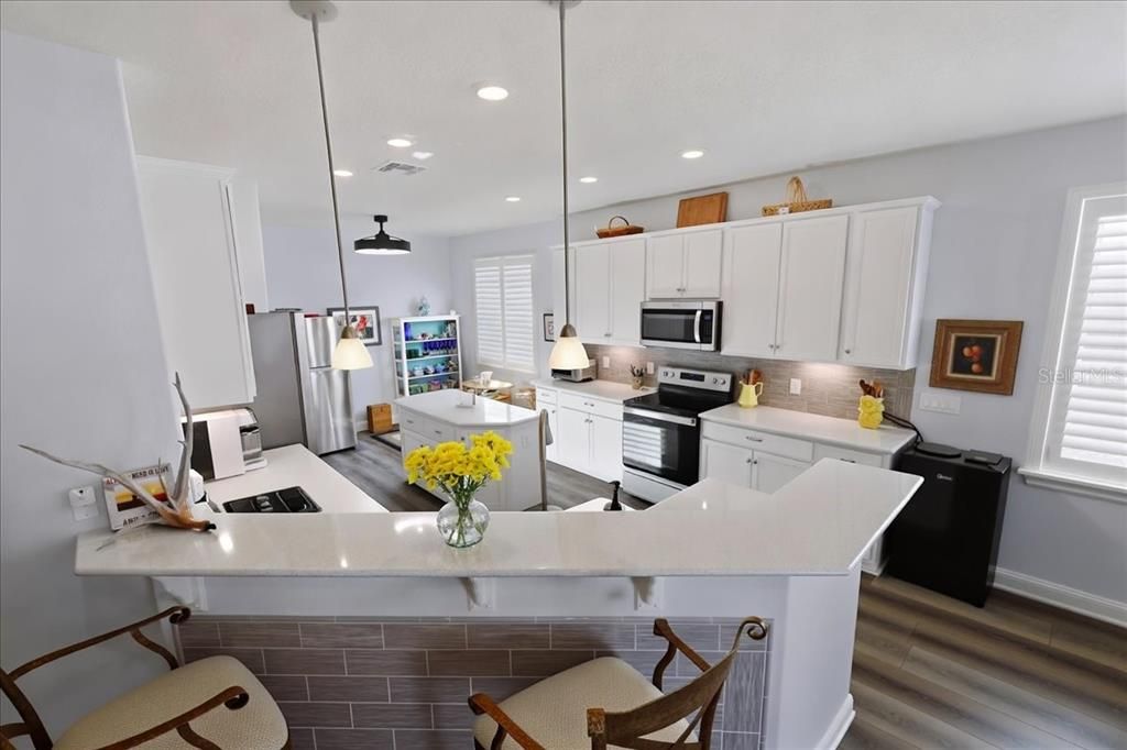 For Sale: $327,500 (3 beds, 2 baths, 1885 Square Feet)