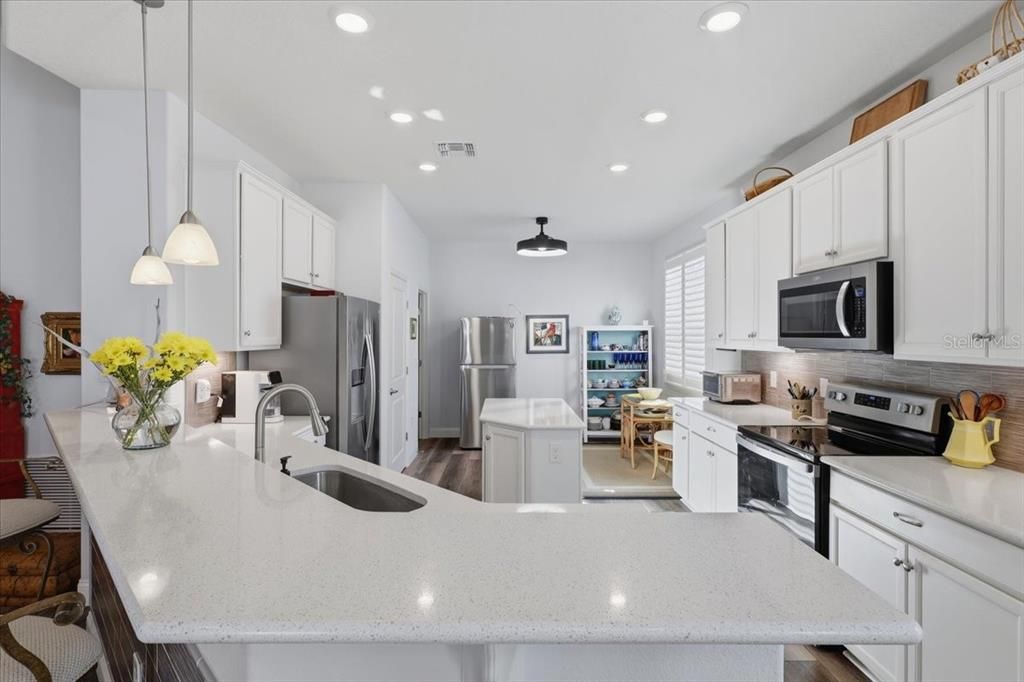 For Sale: $327,500 (3 beds, 2 baths, 1885 Square Feet)