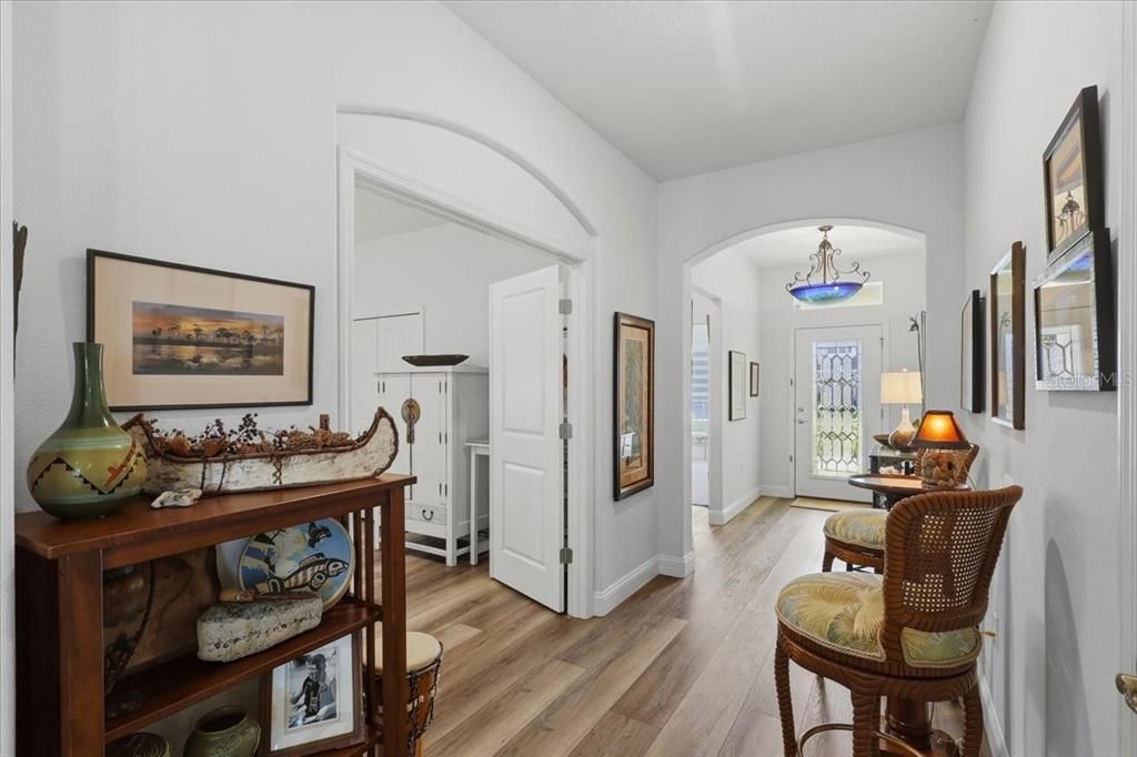 For Sale: $327,500 (3 beds, 2 baths, 1885 Square Feet)