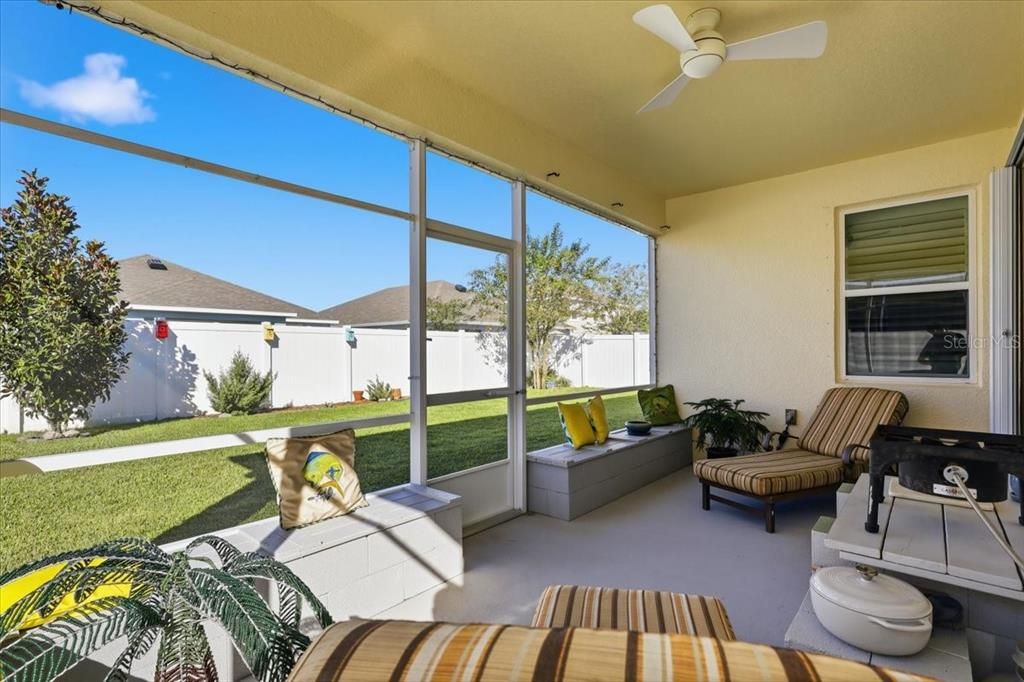 For Sale: $327,500 (3 beds, 2 baths, 1885 Square Feet)