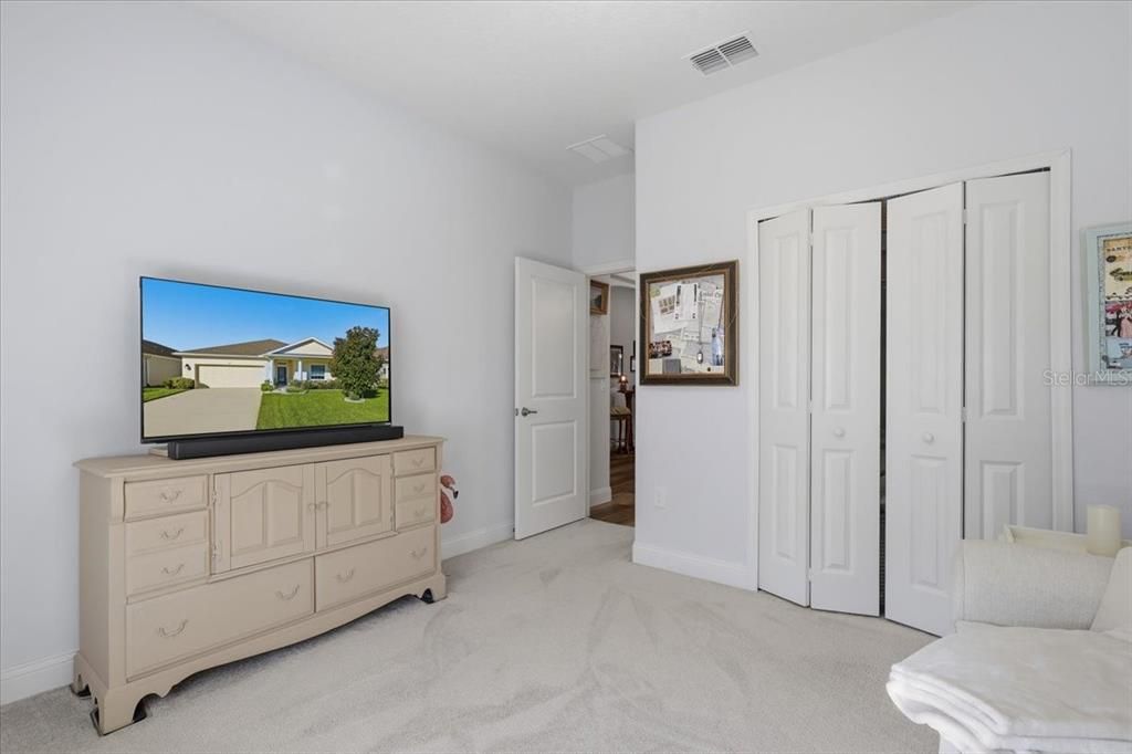 For Sale: $327,500 (3 beds, 2 baths, 1885 Square Feet)