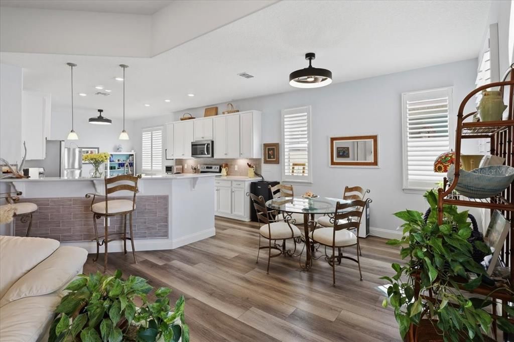 For Sale: $327,500 (3 beds, 2 baths, 1885 Square Feet)