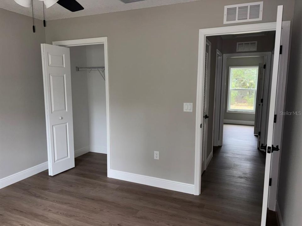 For Sale: $249,900 (3 beds, 2 baths, 1405 Square Feet)