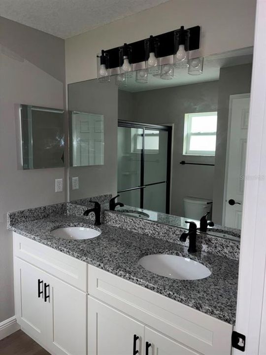 For Sale: $249,900 (3 beds, 2 baths, 1405 Square Feet)